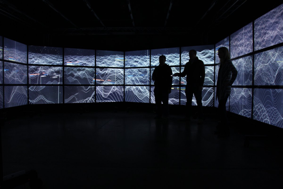 wemakeitinla's tweet photo. We're going behind the scenes at @oblong_inc, into the warehouse lab where all the BIG stuff happens. Immerse yourself in data visualizations. See pixels fly around the room. Get hands on with Rumpus, the new free meeting app for virtual teams. May 31st at #MakerWalkLA! https://t.co/DGwrl03prX
