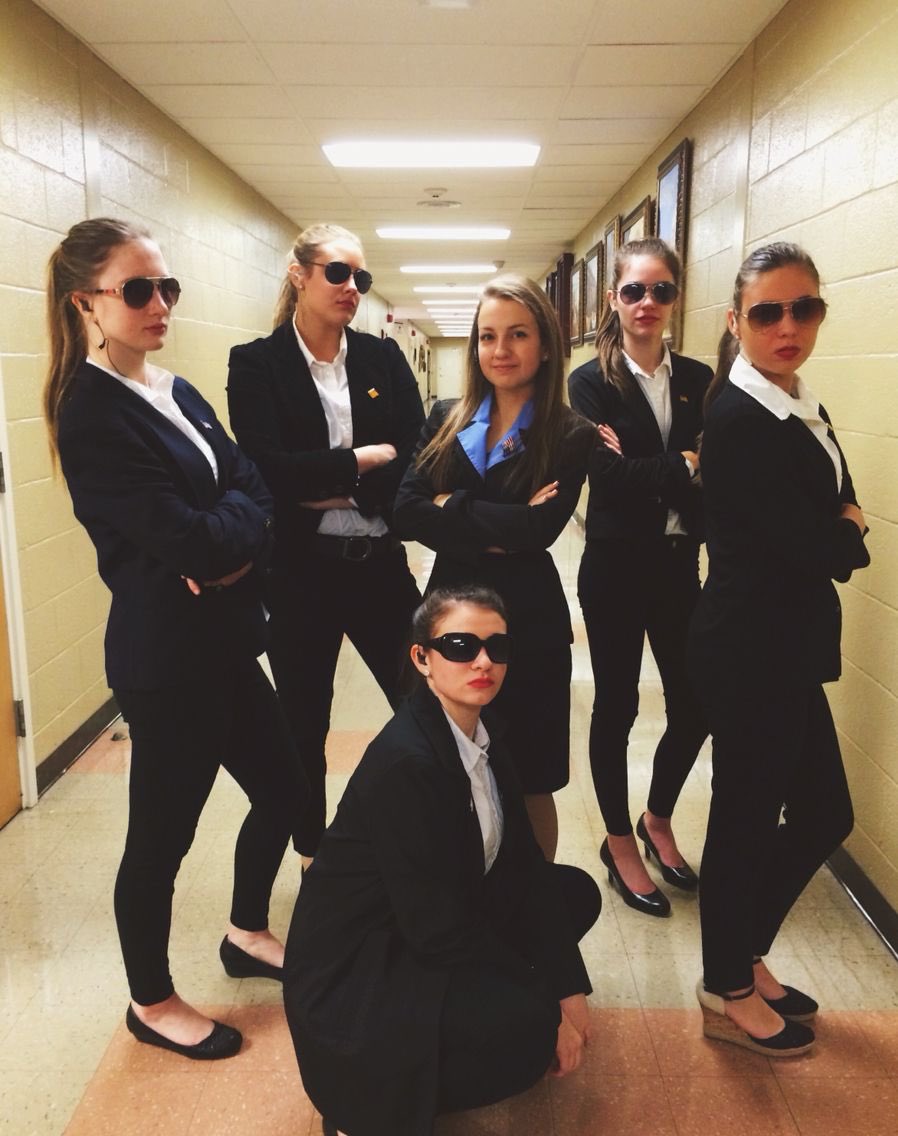 FznPanthers2019's tweet photo. Tuesday is career day for senior spirit week! Wear your uniform for your future career! https://t.co/XyCUT50VFz