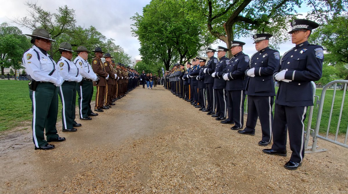 NLEOMF's tweet photo. Thank you to our Honor Guards that serve as escorts for the survivors. We could never do all of this without you. #PoliceWeek2019 https://t.co/wIqYCSQSVq