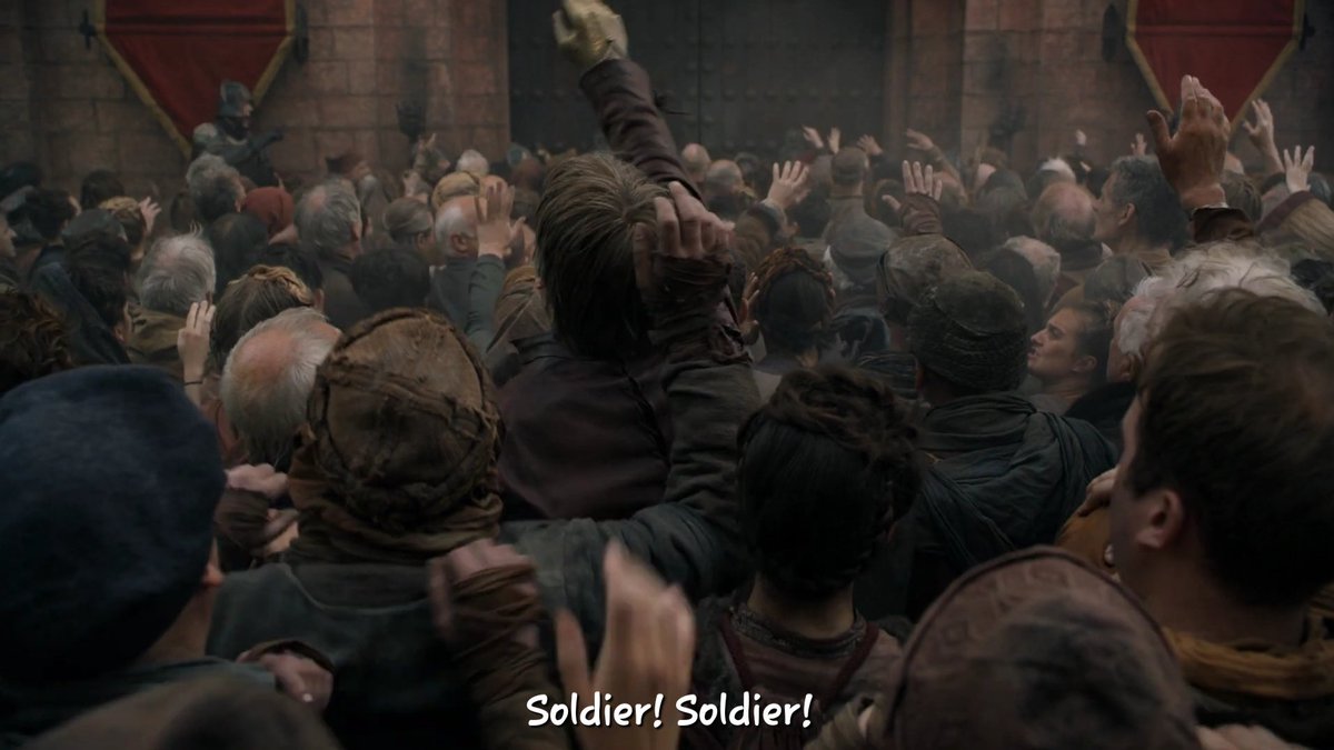 upbeat_nabeel's tweet photo. Jamie’s holding up his golden hand like it’s a back stage pass, LMAO #GameofThrones https://t.co/64C6I47Qij