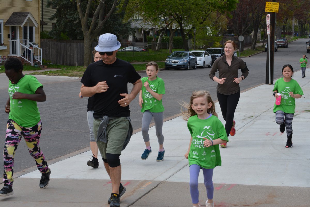GlobalArtsPlus's tweet photo. LMAP @GOTRI practicing with their running buddies! @BryanEBass @SPPS_News https://t.co/p7X7x0QtTs