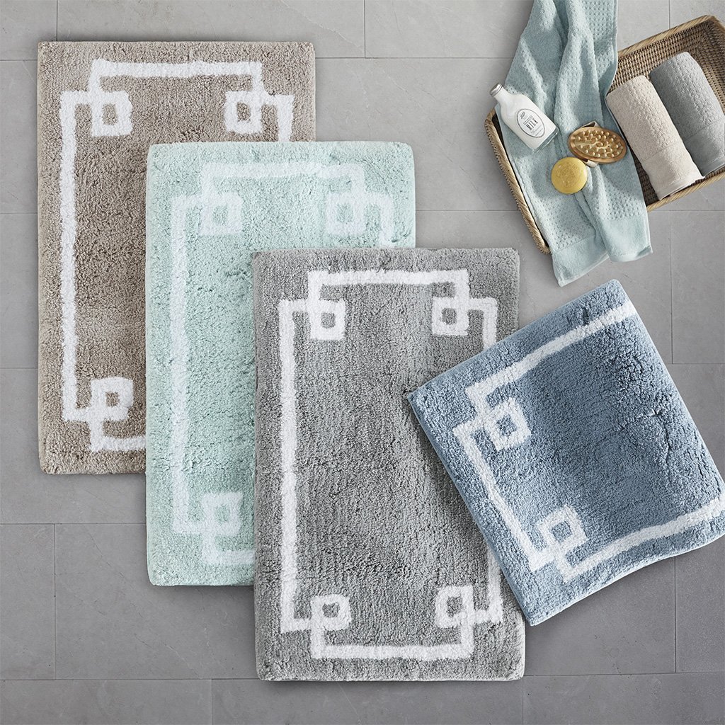 DesignerLiving's tweet image. Step out of the shower with happy feet! Sink into the ultra plush Evan bathroom rug, made with 100% cotton. Skid-resistant and machine washable, it's so easy to get the look (and feel) of a luxurious bath rug with Madison Park! 

See more colors here: bit.ly/2VZqUxf