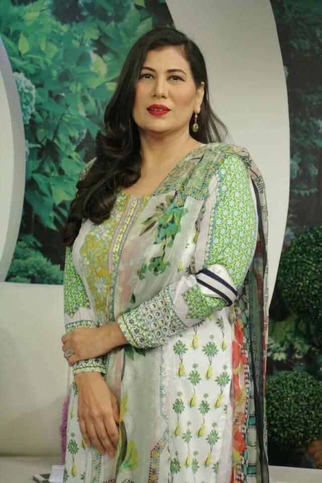 NosheenBibi10's tweet photo. Assalamoalukum and Good morning my sewwt followers plzz retwt my picture. https://t.co/cSYrXkvxTS