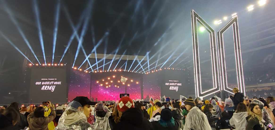 ktly2223's tweet photo. Special thanks to our biggest voice BTS ππ€πΌ these past two nights Iβll hold dear in my heart. Your music speaks volumes to millions and I thank you for creating such master pieces that touch all of our hearts. @BTS_twt #SoldierFieldXBTS #LoveYourself_SpeakYourself https://t.co/CHatK6Rd1J