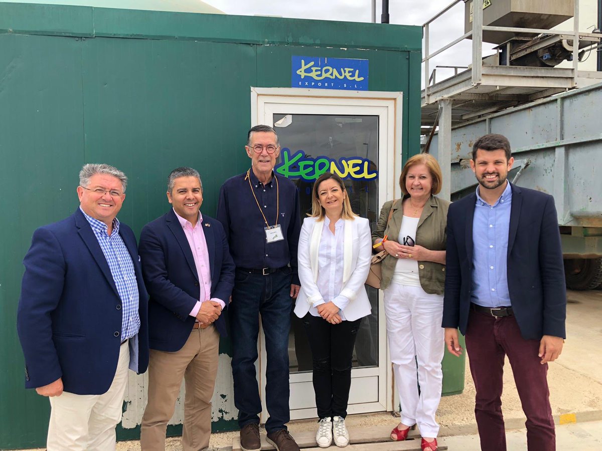 jecamol's tweet photo. Hoy 4º día de campaña hemos estado en #LosAlcazares en @kernelexport
También en #Mula hemos visitado las cooperativas fruticolas FRUCIMU y YEFRUT
Finalmente hemos mantenido una importante reunión con los vecinos de #YECHAR
#EnDefensaDeLaRegión
#VotaPP https://t.co/oLNadE0Xad