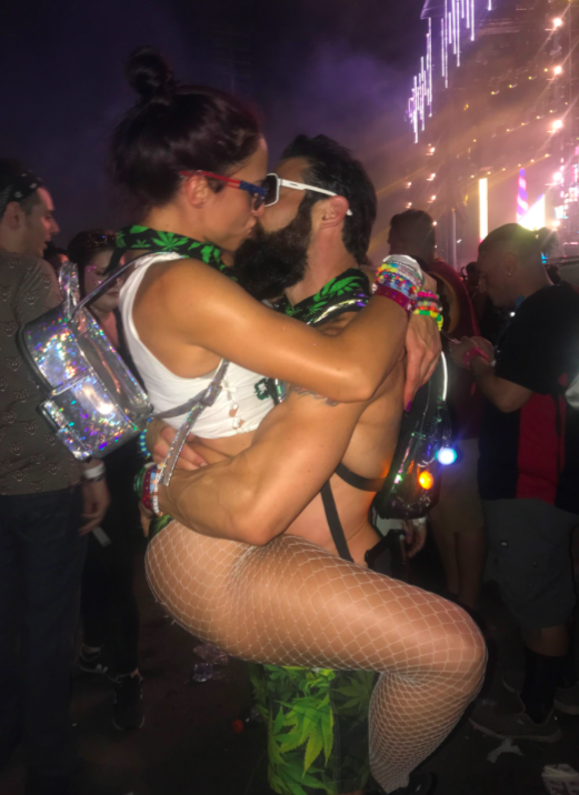 ravermedia's tweet photo. Can you get Married at @EDC_LasVegas ? https://t.co/5Op7HFg15R We Vote YES! #RaverMag #EDCLV2019 #EDC https://t.co/W1NSqUvpvY