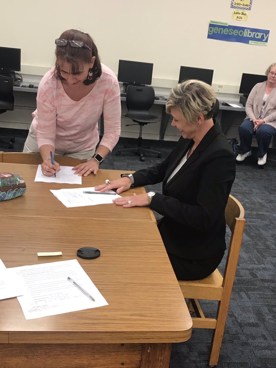 kellysattora12's tweet photo. Congratulations to the Flowers family, especially Cindy, on being appointed Geneseo Central’s next superintendent!@GeneseoCSD https://t.co/U0lgtfwXvZ