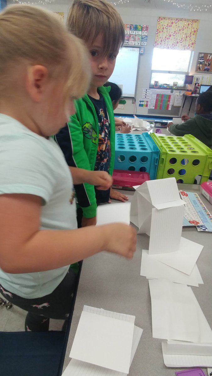 heritagekcubs's tweet photo. Paper power tower challenge!! Check out these scientists turning 20 notecards into free standing structures in 10 minutes! Tons of teamwork and sharing ideas but most importantly..not giving up!
#wsdscience
#wsdlearns
#failforward
#powertower
#teamwork https://t.co/GcyY7dGtGb
