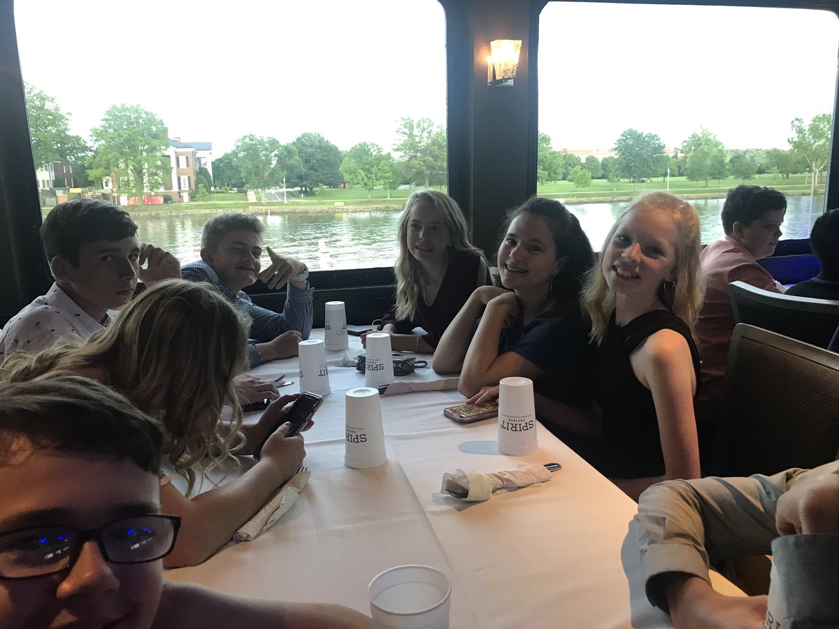 sciencediva00's tweet photo. Dinner Cruise! @RNR_DCTrip #RNRDCTrip2019 https://t.co/yc6Vi5q7nM
