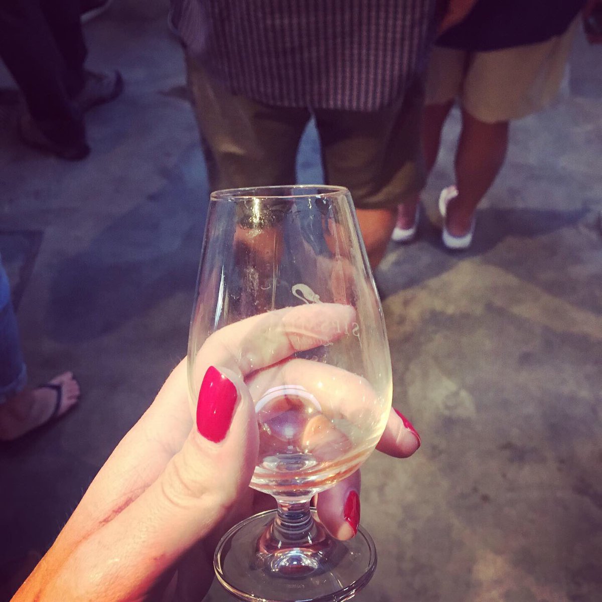 rachmackay's tweet photo. All in the name of @KewPalace research #itsahardjob @sipsmith https://t.co/qJmmf8D2VP
