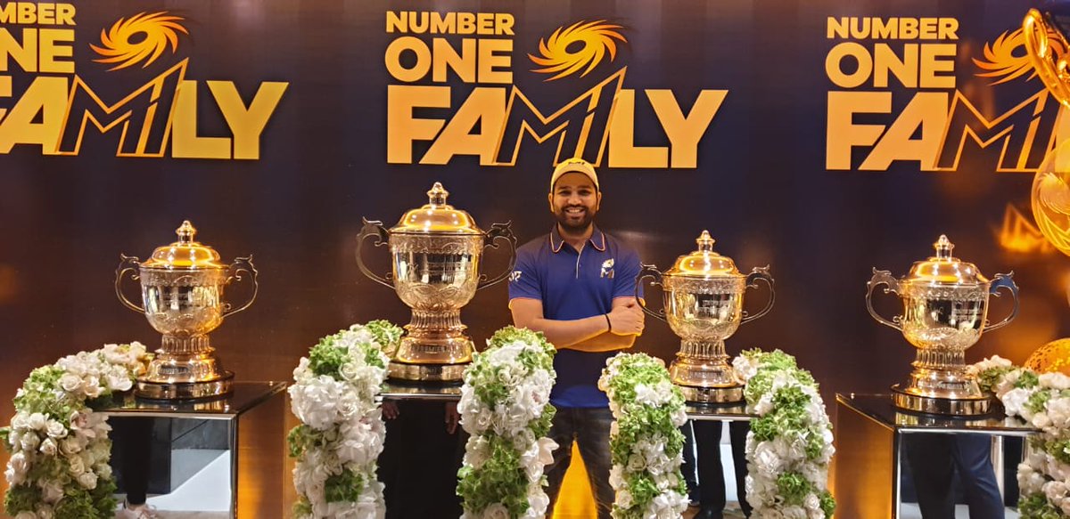 mipaltan's tweet photo. 🏆🏆😎🏆🏆 

#OneFamily @ImRo45 https://t.co/tEDWgWunun