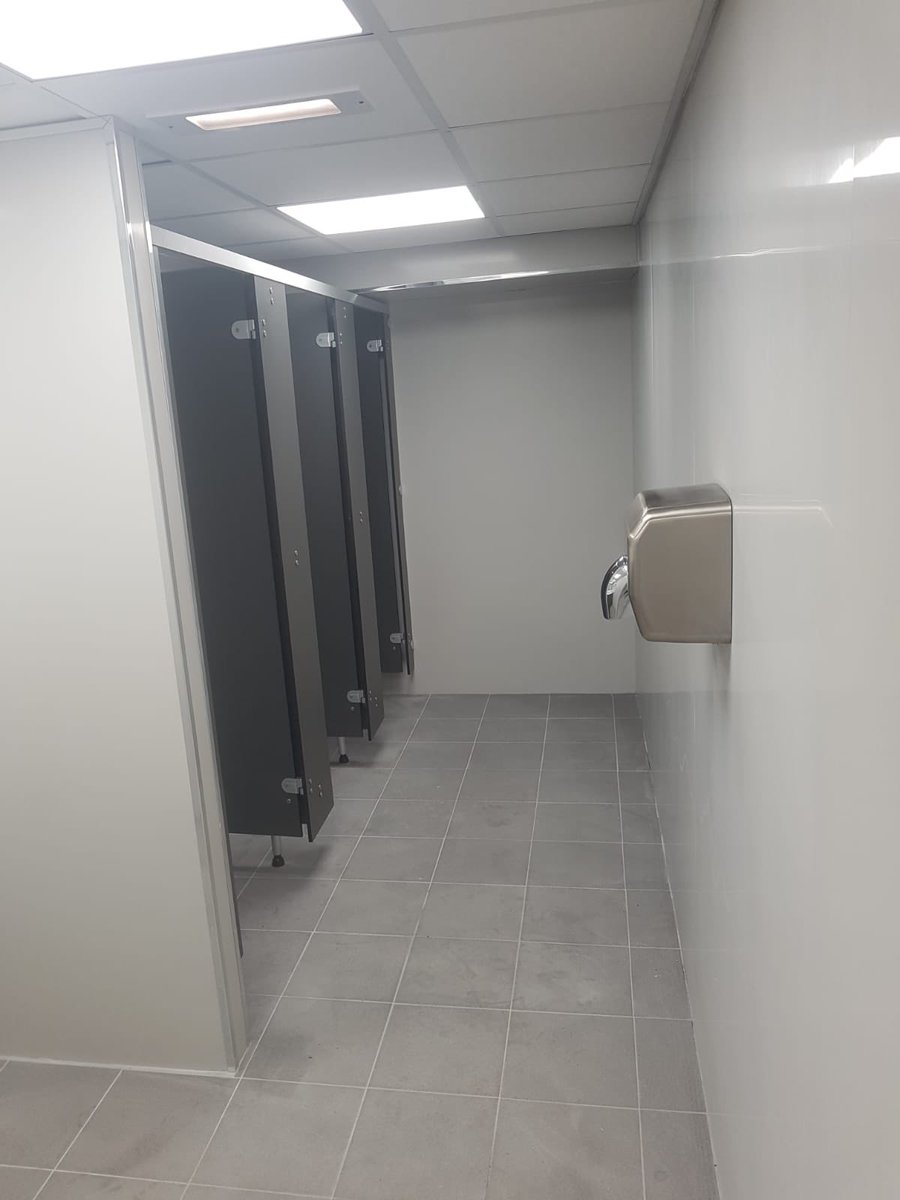 ProjaxInteriors's tweet image. Toilet &amp;amp; shower cubicles along with vanity bases and Corian tops all supplied for another Village Hotel in Hyde. Onto the next one. #corian #cubicles #vanities