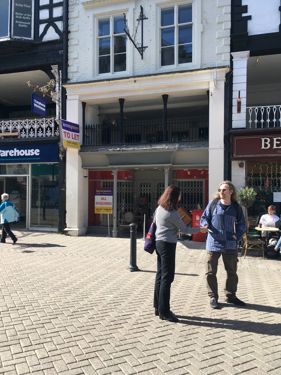 STheukeuparty's tweet photo. We had a great time in #Chester during the hustings and campaigning
Thank you
@theukeuparty is the only willing to
#revokearticle50
#FBPE https://t.co/4ZZ5BlPPvZ