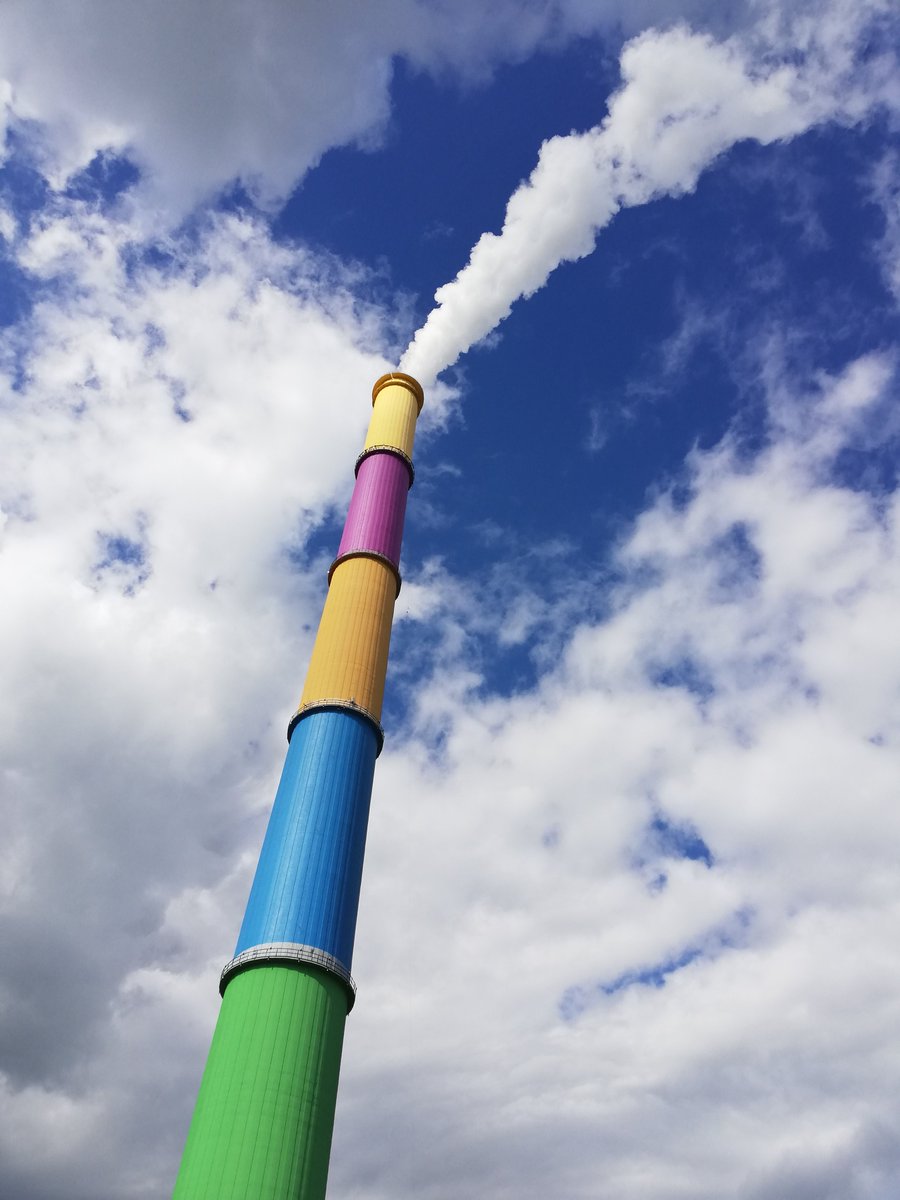 bmo_2019's tweet photo. Nachdem die erste Klausur geschafft ist 👍, gehts für einige Teilnehmende hoch hinaus: Der "Lulatsch" ist das mit 302m höchste Bauwerk in #Sachsen https://t.co/TsIQXxOT9b