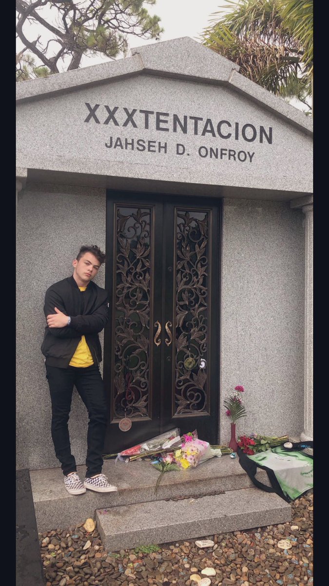 COURTNEY PORTNOY (courtport_) Twitter