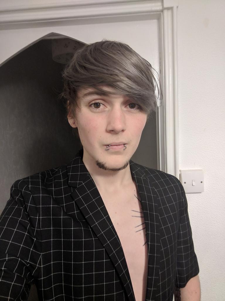 StuffPolar's tweet photo. Here Iz Cleavage...

Can I Haz Followerz?!!

(Light hearted post #stopcontroversy)

In all seriousness, be nice and get along with each other, we are all content creators...

#streamer #mixer #mixerstreamer #twitch #twitchstreamer #youtube #StreamerNetwork #StreamersConnected https://t.co/MyIHQ47Qkc