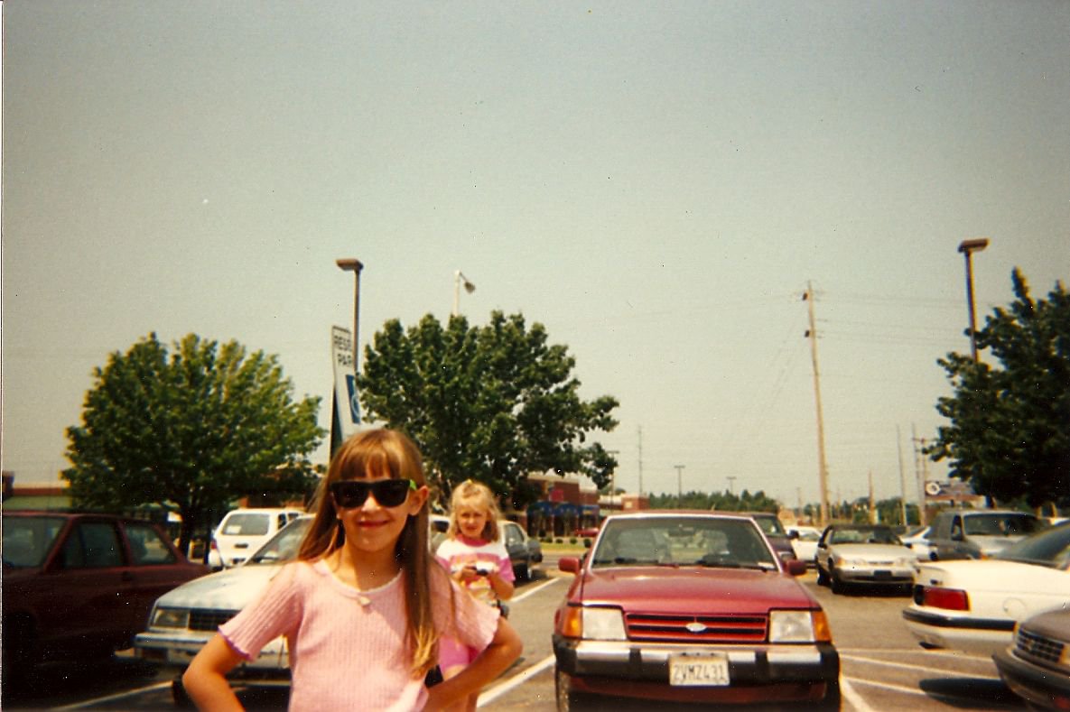RideFinders's tweet photo. This is Amanda from our Marketing Department rocking some sweet 90's bangs! Post your 90's photos for a chance to win! #carpool #rf25 https://t.co/Hx31Gp2sLO