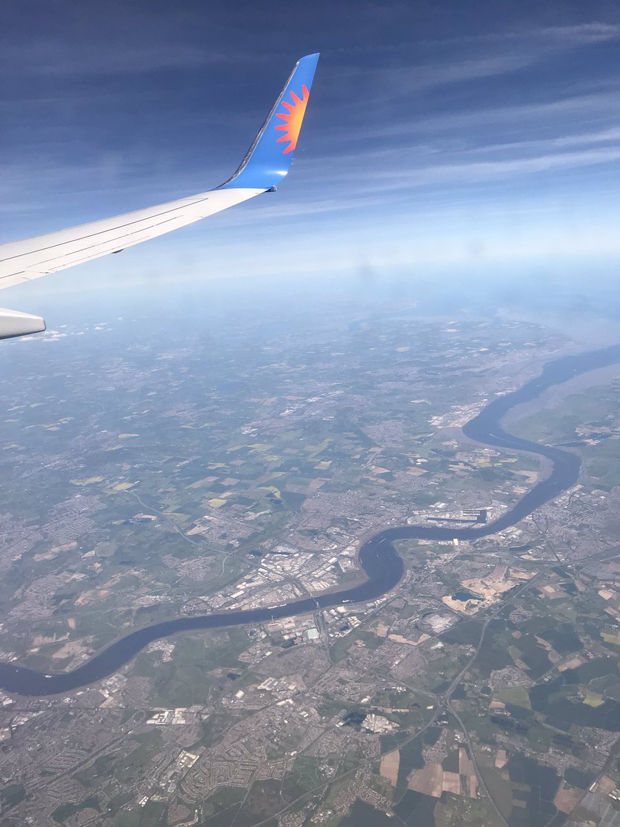 wass74's tweet photo. Thanks @jet2tweets #Jet2Holidays for a great week in the Sunshine in Crete @AgNikolaosCrete with some great #jet2views of #DoverWhiteCliffs #RiverThames & the #DartfordCrossing on the way back to @bhx_official https://t.co/YuPW84s4Xb