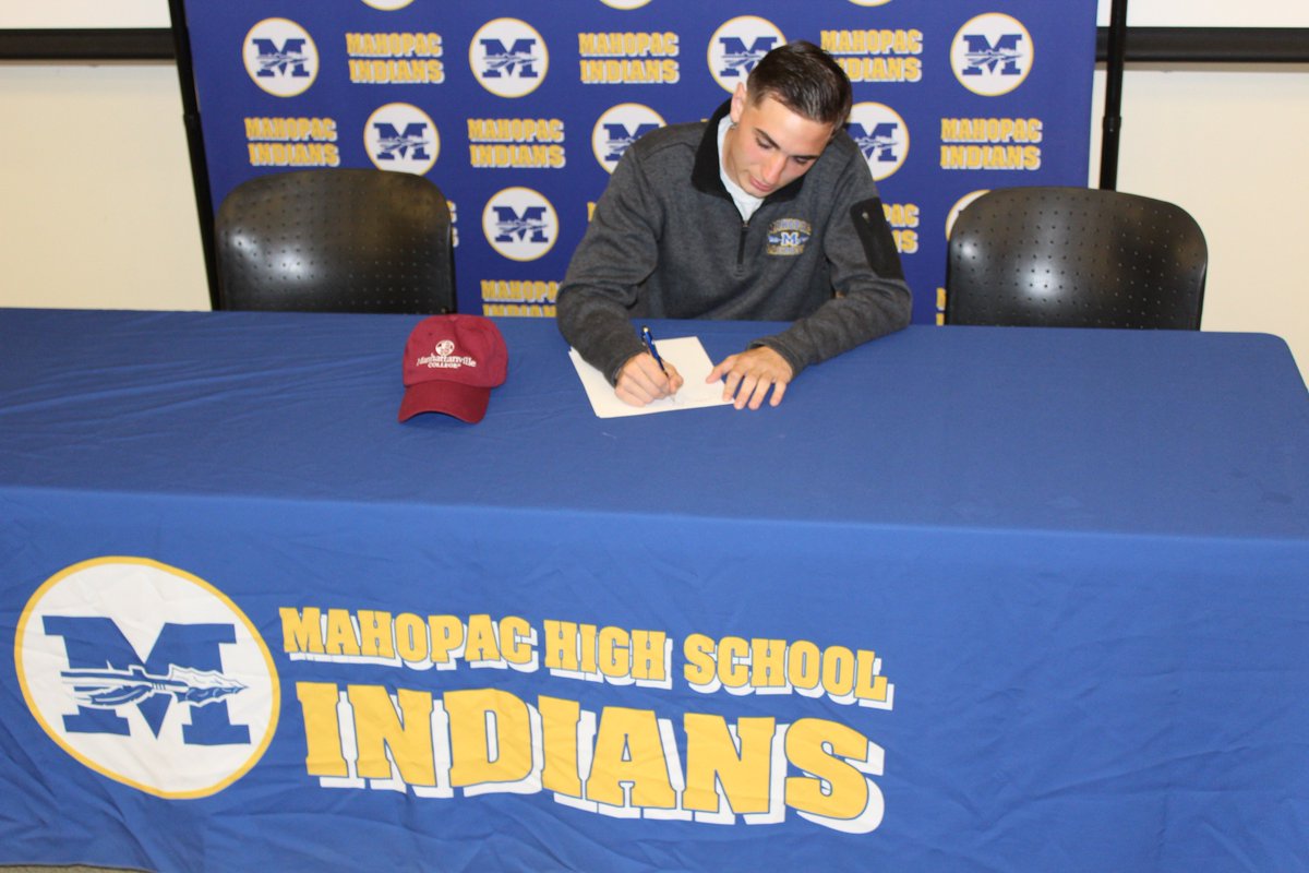 MahopacSchools's tweet photo. Congrats Nick Padovani on signing with @GoValiants!  We're super proud of you! @Padovani24 @AugustaJMHSA @PacHS_Principal https://t.co/a2Fm3hFWwW