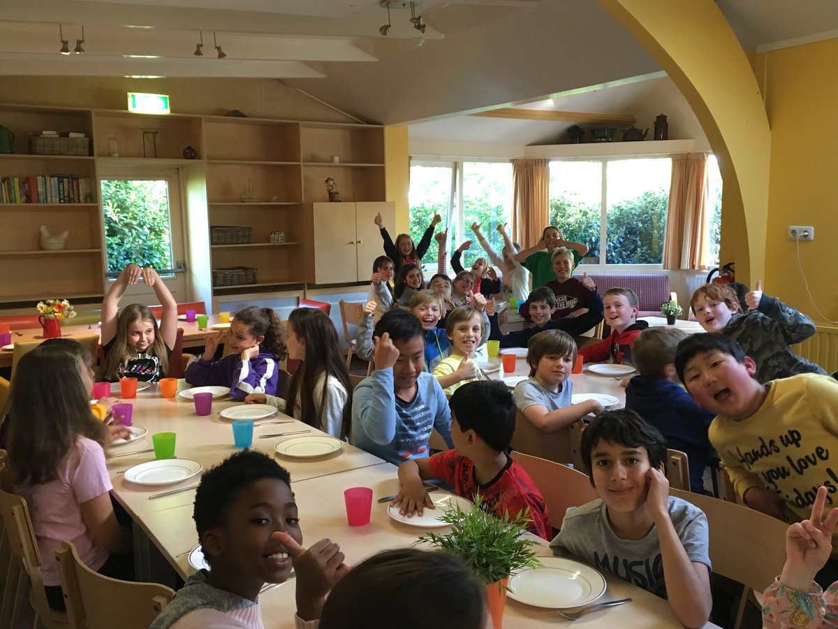 BSNJSL's tweet photo. Even dinner seemed to go very well - seconds & even thirds were had by some!
#BSNTRIPS #BSNJSL #Drenthe19 https://t.co/pmgwFU6SJ3