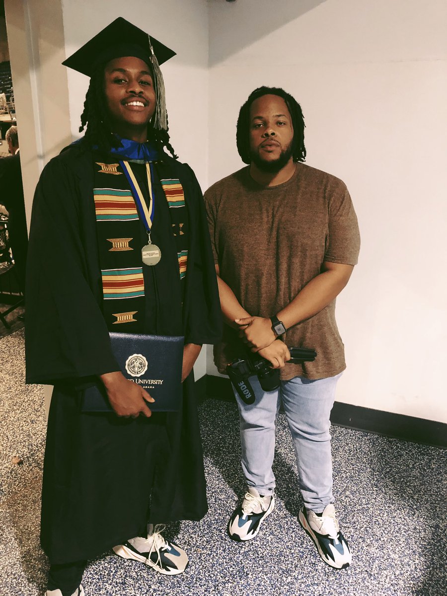 rudebwoyglen's tweet photo. legends in the making graduation 🎓. #ou2019 https://t.co/Bdyxkw78Uo