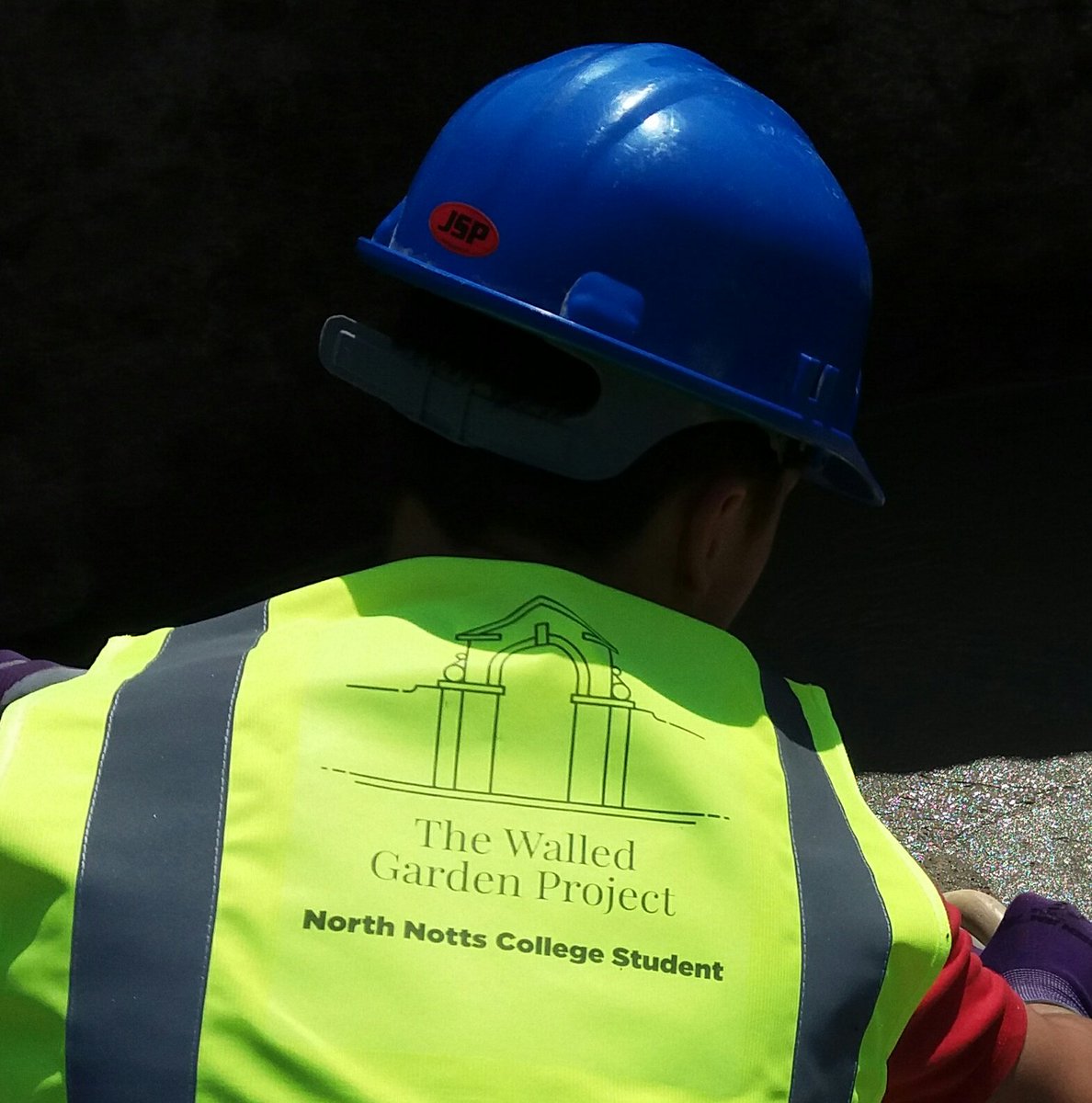 nncconstruction's tweet image. Love the @ThoresbyPark and @NNC_Worksop partnership Walked Garden Project branded Hi-Vis jackets. Learners are proud to be seen around the site in them. #BeSeen #BeSafe #LearningAtItsBest