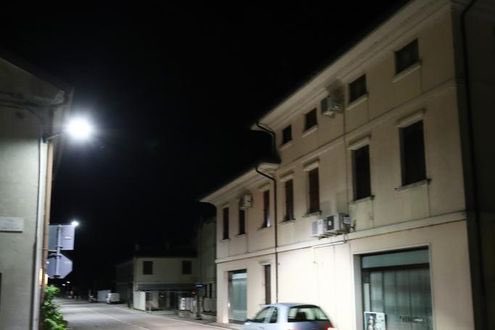 SpazioMilan's tweet image. El pasado sábado Roberto Avanzi, de 80 años de edad, salió en bicicleta con 38 de fiebre para ir a ver a su amado Milan a su bar de siempre. Lamentablemente falleció durante el trayecto tras sufrir un paro cardíaco.

DEP hermano rossonero ❤️⚫️🙏🏻