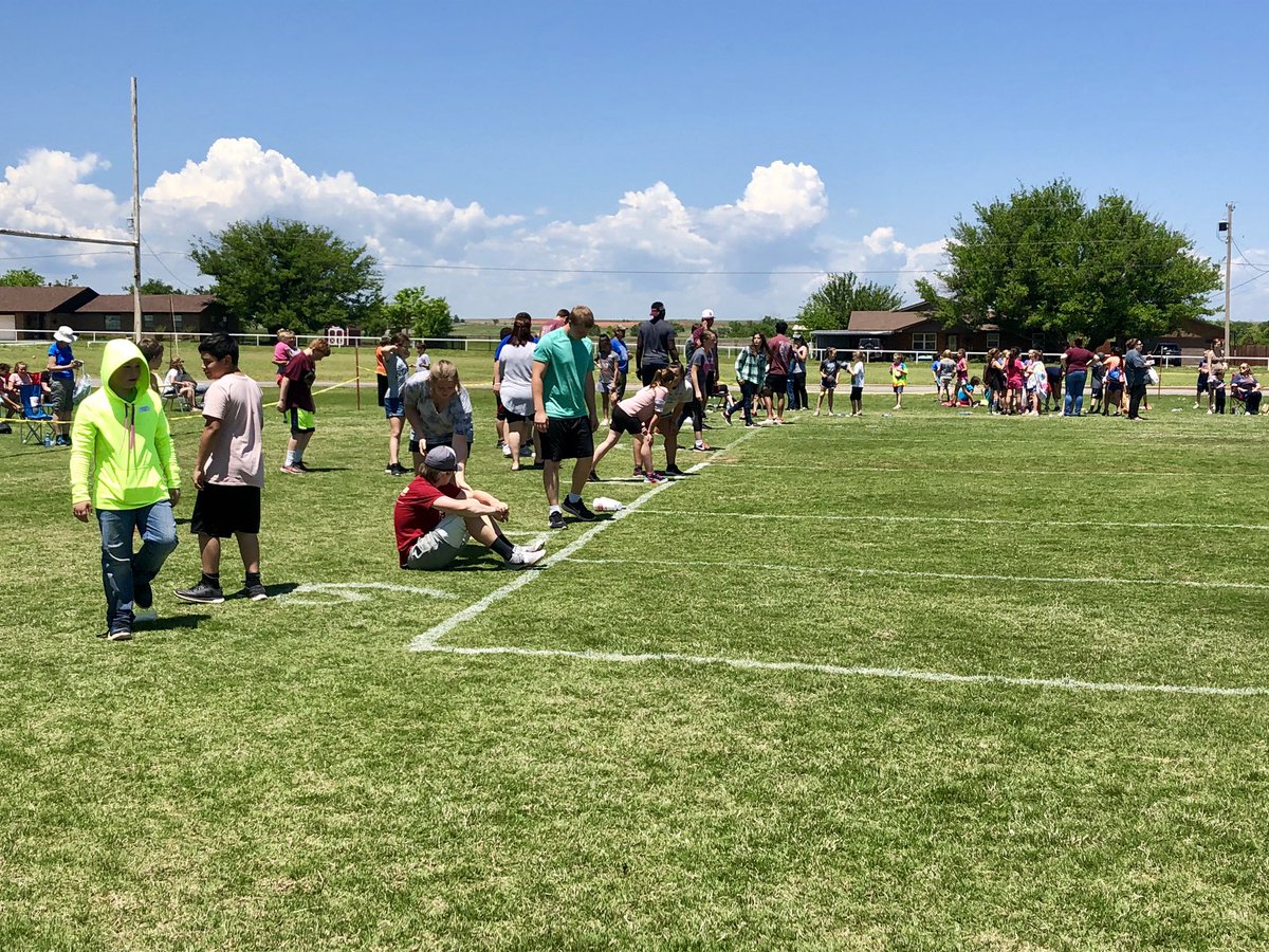 SayreUpperElem's tweet photo. Elementary track meet! https://t.co/bMSV3tRQ3H