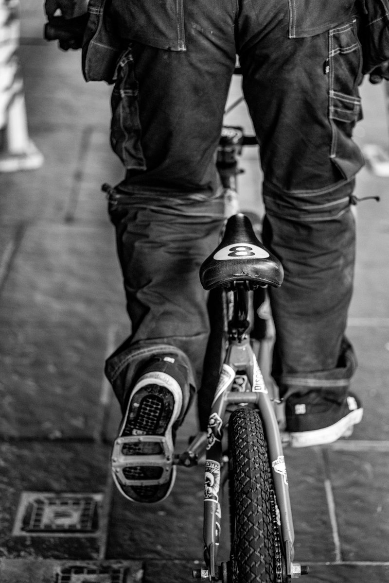 de53en's tweet photo. Number 8 #blackandwhitephoto #streetphotography #number8 #jeans #bike #tokina #macrolens https://t.co/jVYJlfJZ3p