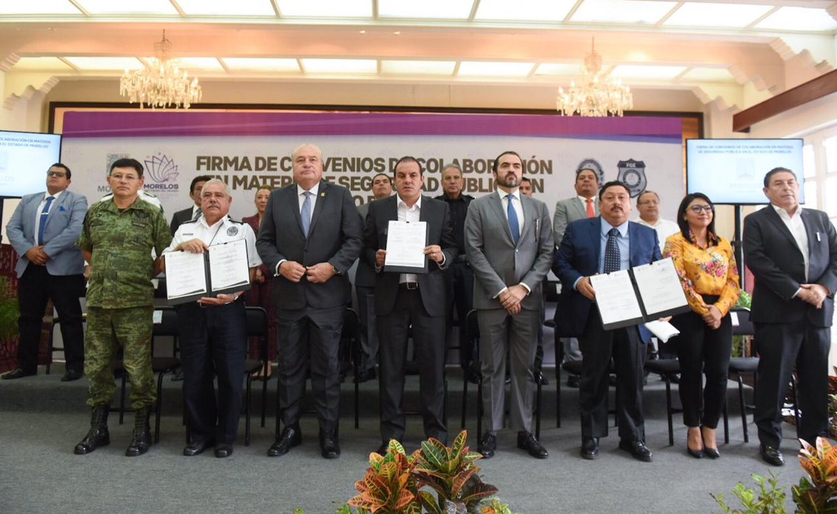 Llevamos a cabo la firma de convenios de colaboración en materia de Seguridad Pública en el estado de Morelos con especial interés. Hoy más que nunca, el compromiso es unir esfuerzos con el fin de cerrar espacios a la delincuencia.