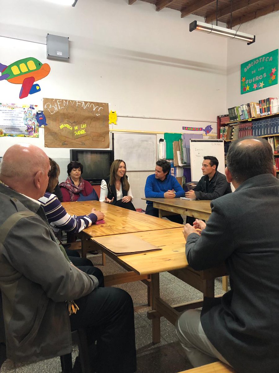 mariuvidal's tweet photo. La educación es un derecho para todos, no importa la edad que tengamos. Por eso estamos trabajando con el programa de Terminalidad Educativa para que los que no terminaron la escuela puedan volver a estudiar y tengan mejores oportunidades y herramientas. https://t.co/QgdeLiGnh4