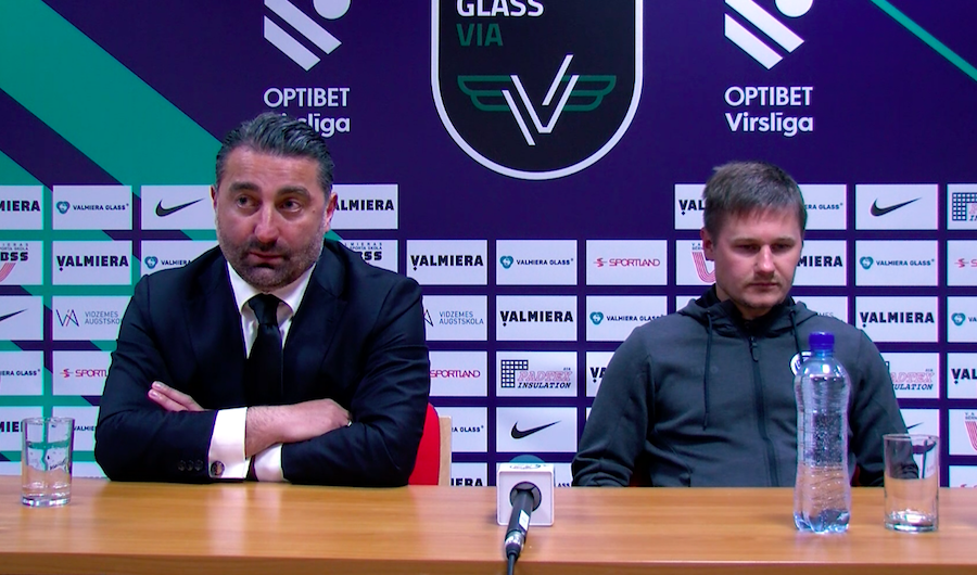 FutbolaVirsliga's tweet photo. Optibet Virslīgas 12.kārtas spēlē Valmiera Glas VIA ar 1-0 pārspēj Riga FC. Pēc spēles preses konferencē komentāru sniedz Tamazs Pertija un Kristaps Blanks. Videoieraksts: https://t.co/xUQ2wJZV0i
#optibetvirsliga #virsliga2019 #VALvsRIG https://t.co/oTpwJ9GHvf