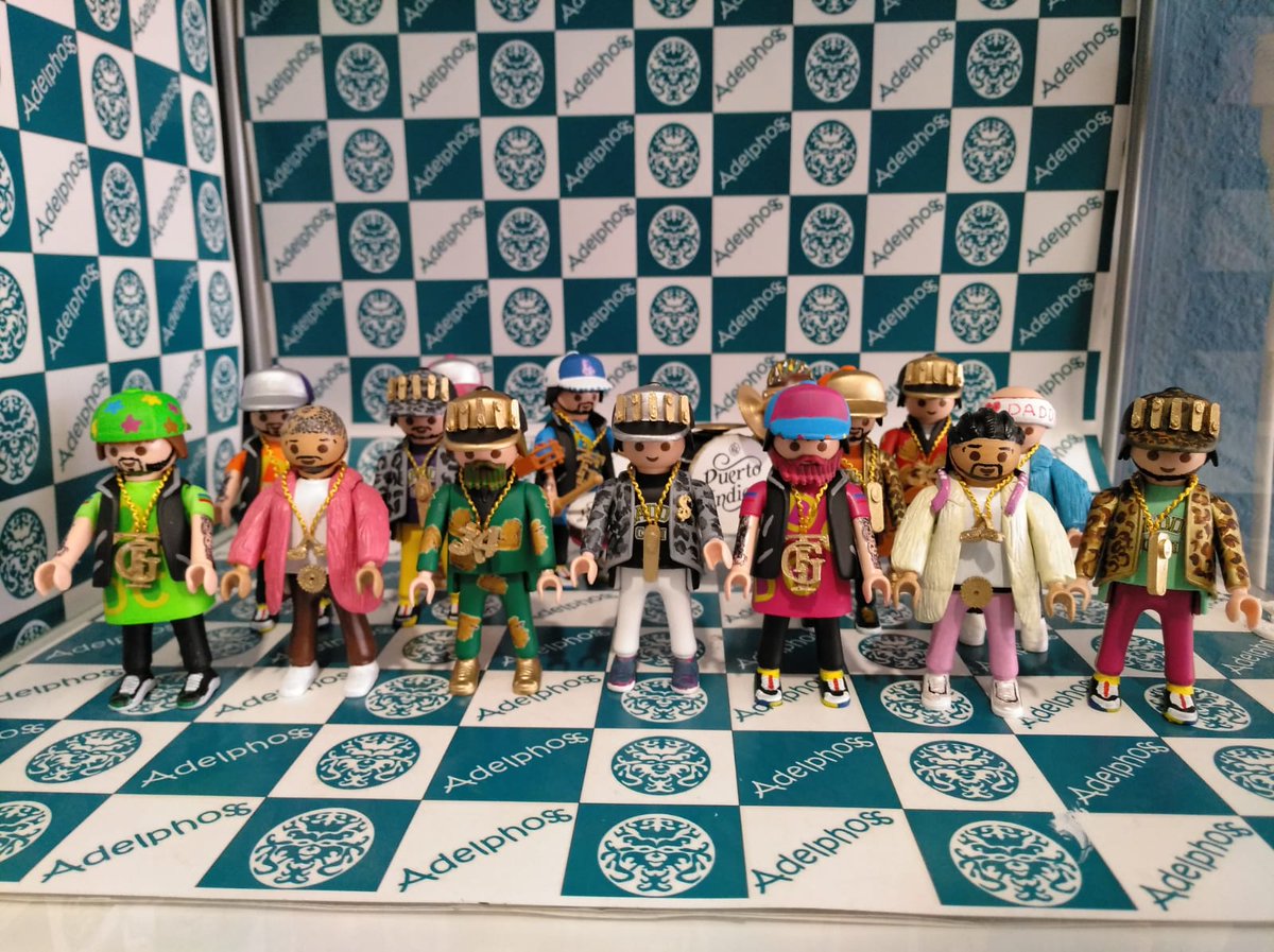 lachirisevilla's tweet photo. Chirigota en click de #playmobil realizado por @adelphoss75 GRACIAS #DaddyCadi #clicks #chirigota https://t.co/lfceQNLeCf