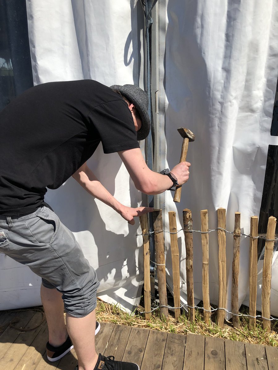 We zijn druk bezig met de opbouw! Wij zijn bijna klaar voor u.. Bent u er ook klaar voor?! Veel lunches en diners zijn bijna uitverkocht, boek daarom snel de laatste plaatsen en dan bent u erbij! aspergesopdevelden.nl #lustrumeditie