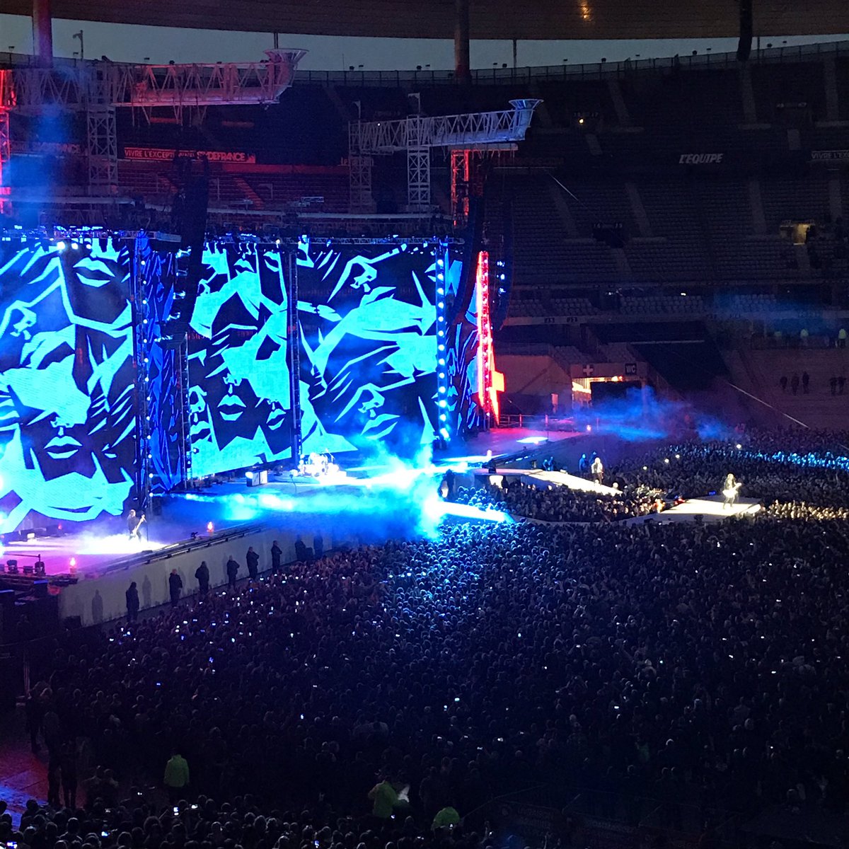 TomSang007's tweet photo. Quelle énergie. It was so HEAVY #SDF19  @Metallica https://t.co/PP9PWTZzzT
