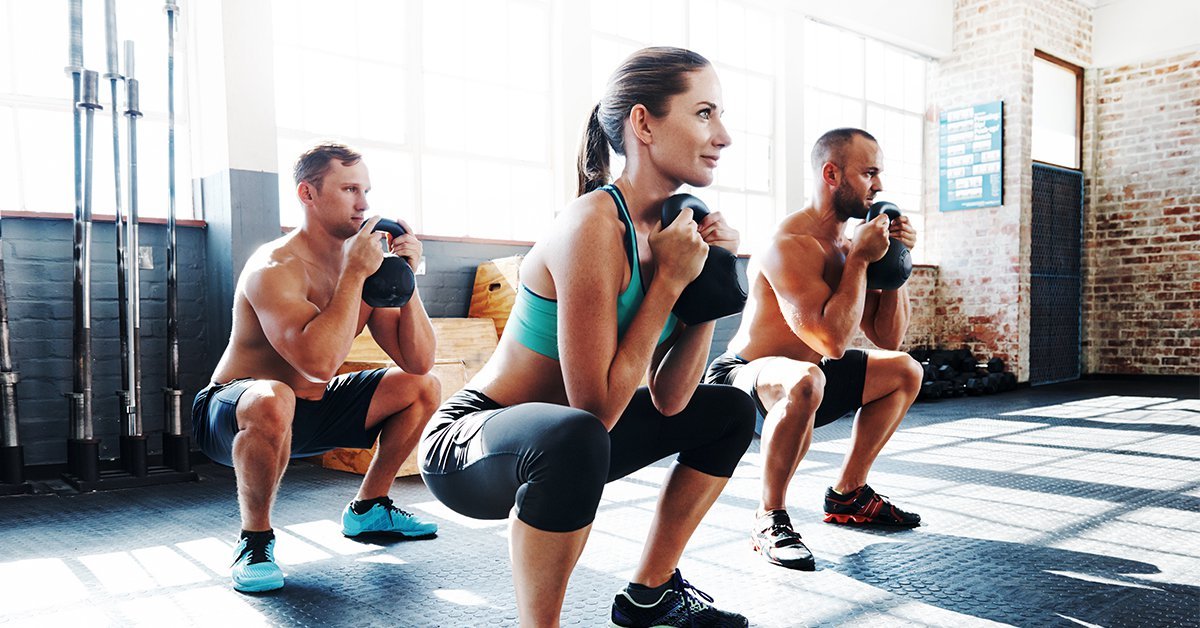 LoriShemek's tweet photo. How many calories you burn at rest decreases by 1–2% each decade after you turn 20. This is associated with age-related muscle loss and has a powerful impact upon your weight - particularly after 50. Strength train consistently to prevent the loss and make losing weight easier! https://t.co/vFI7aIInKl