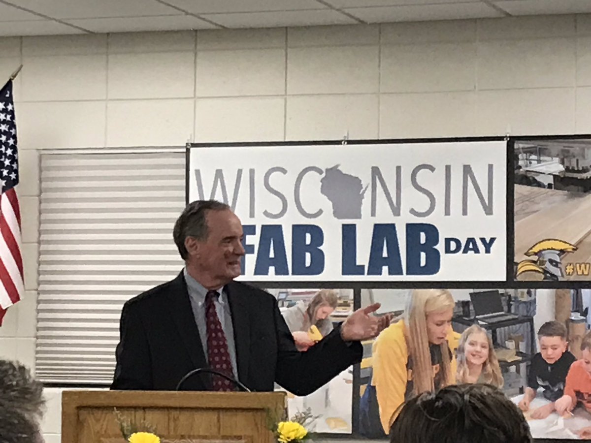 RobMeyerIII's tweet photo. @WaupunSchools celebrates #FabLabDay with a winning design for state gifts! Congrats Waupun! https://t.co/hku2ns26YR
