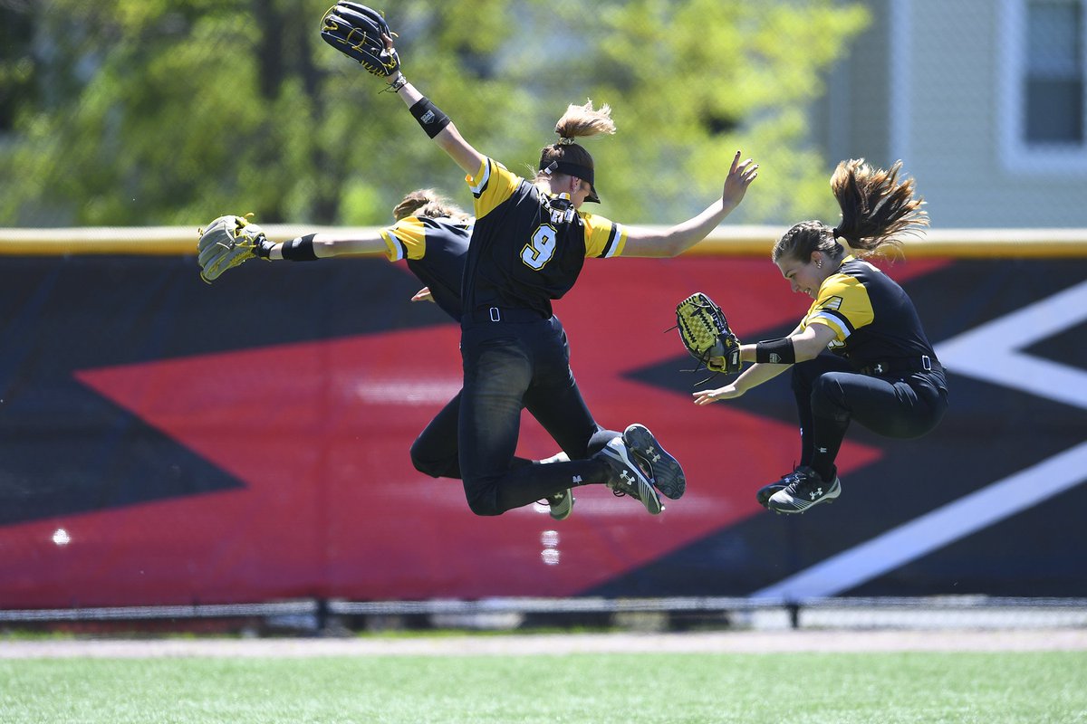 NCAASoftball's tweet image. 📊 Vote for the #NCAASoftball photo of the week! 

Option 1 – @BeaverSoftball 
Option 2 – @UMBCsoftball 
Option 3 – @WCUsoftball 
Option 4 – @LibertySB