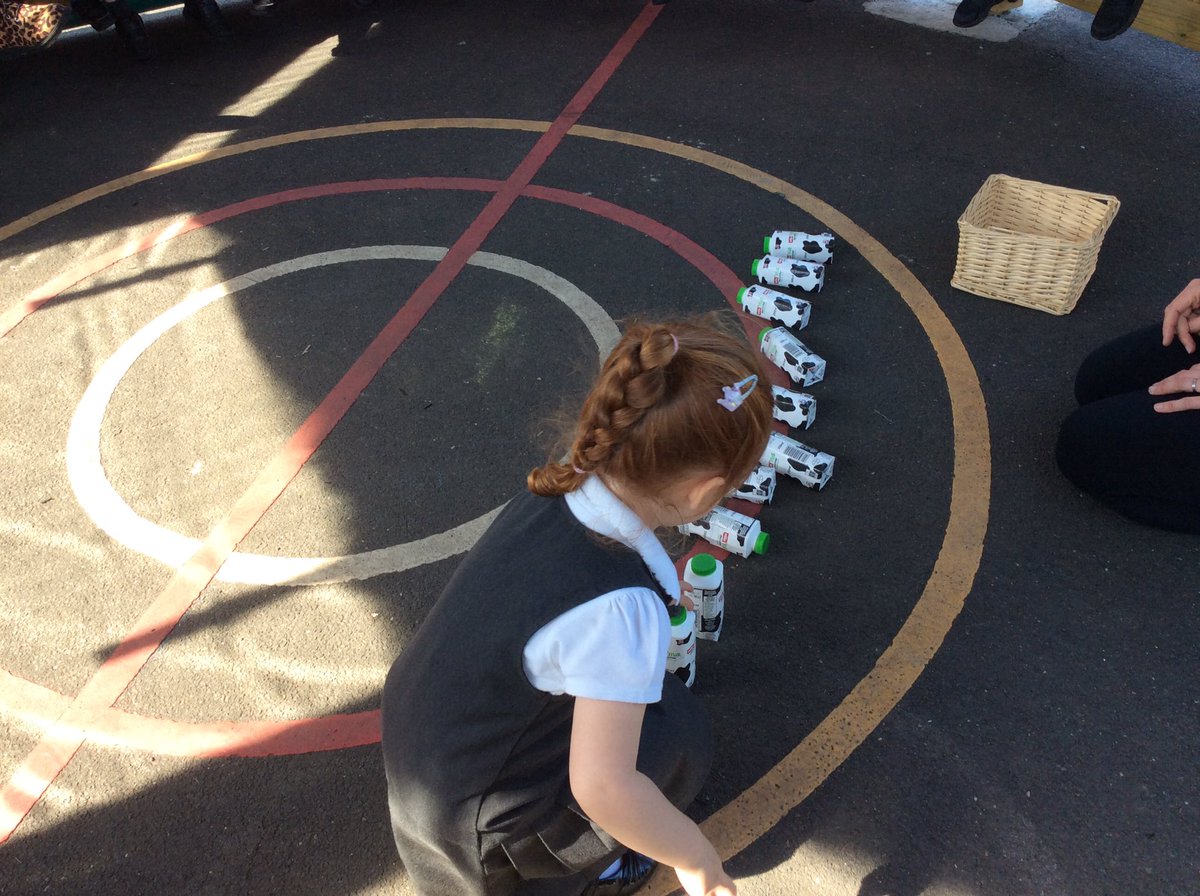 MrsTylerRPS's tweet photo. We’ve been counting old milk bottles bottles and singing the song ‘ten green bottles’ in nursery today #RedesdaleMusic #RedesdaleMaths #savetheplanet #recyclingresources @RedesdalePrim https://t.co/1J6chM9NdU