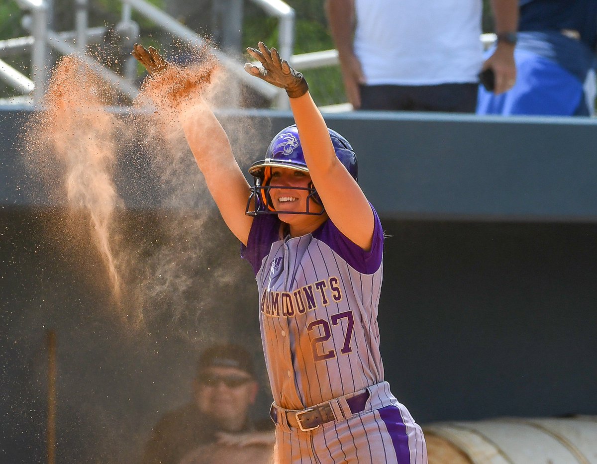 NCAASoftball's tweet image. 📊 Vote for the #NCAASoftball photo of the week! 

Option 1 – @BeaverSoftball 
Option 2 – @UMBCsoftball 
Option 3 – @WCUsoftball 
Option 4 – @LibertySB