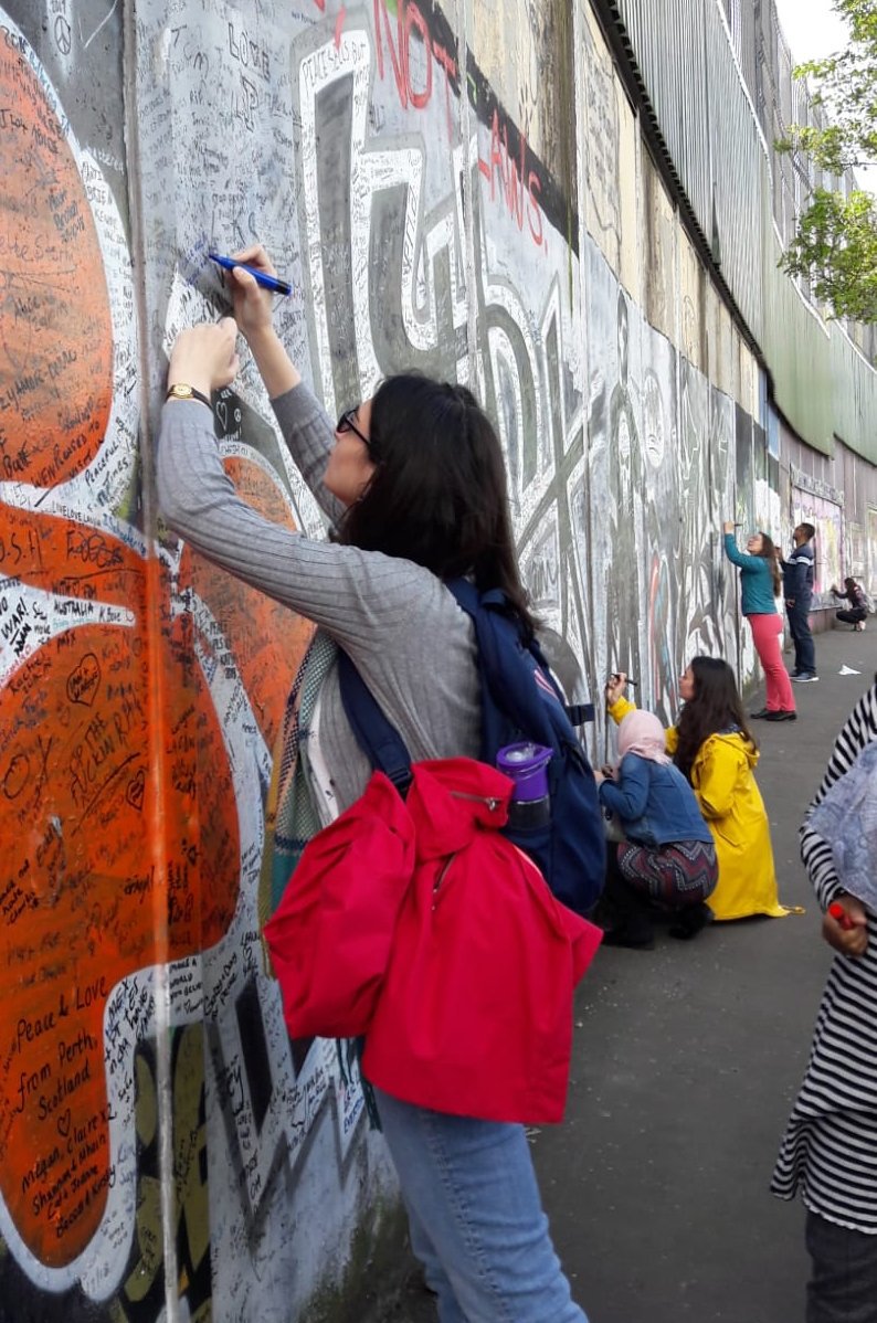 BDPeaceAndDev's tweet image. #psid Northern Ireland study visit  group at peace wall in Belfast