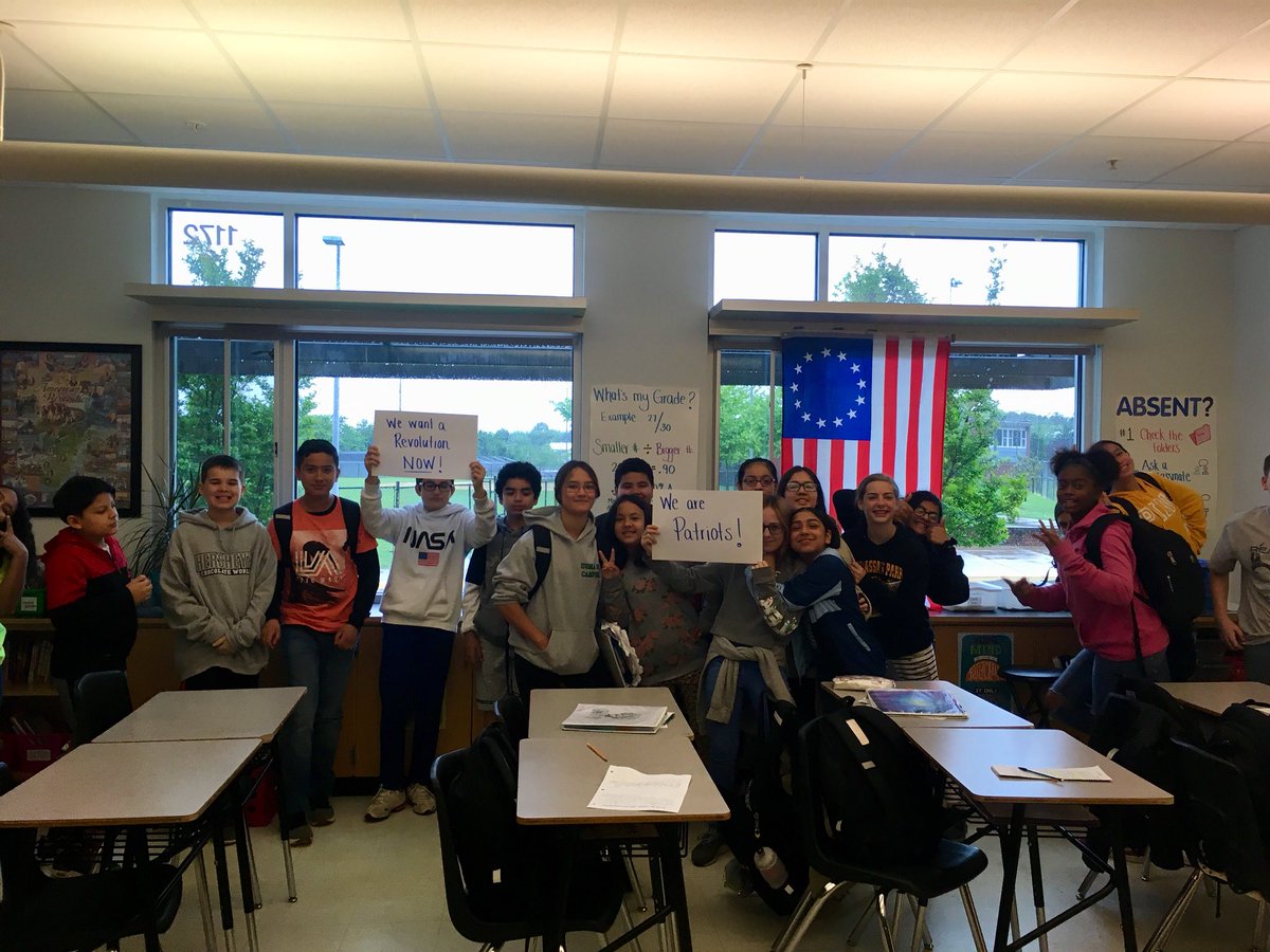 Laura4edu's tweet photo. These 6th graders rocked it on #debate day! Should the colonies declare their #independence and start a revolution? We had more loyalists this semester! #learningcanbefun #history #happyteacher #spongempms @MpMiddle https://t.co/pTqWjcsEEI