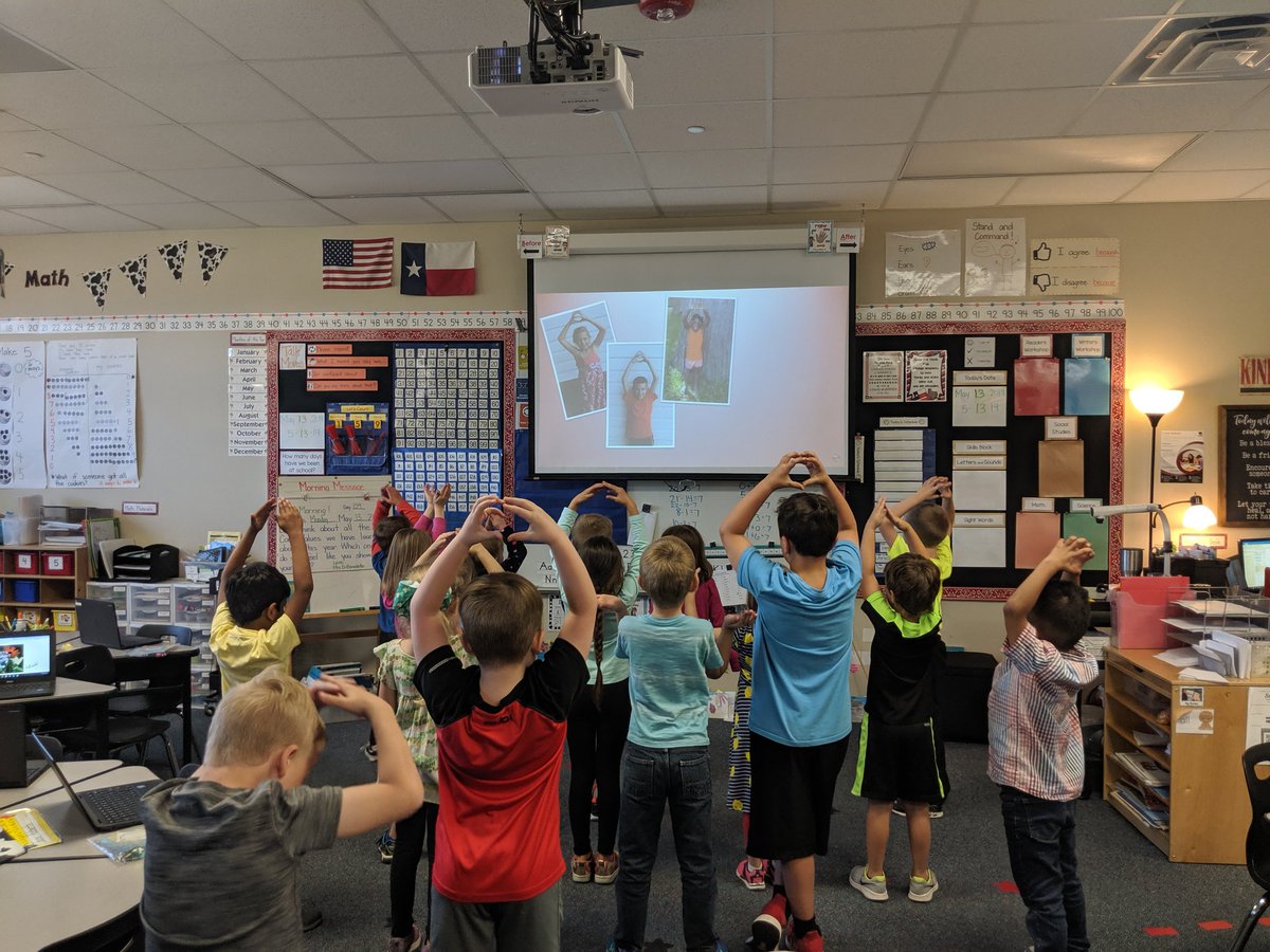 MrsDi_BES's tweet photo. We had so much fun using @PearDeck to share what we know and learned about plants today! @1274Jillian @kjrvaldez @RoanokeRangers #unlockingITogether https://t.co/VKcbySxEGo