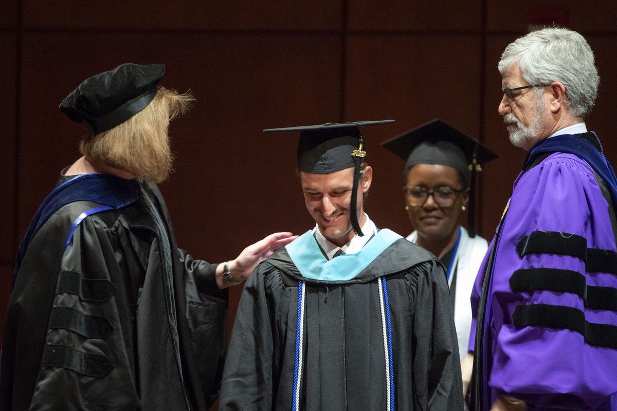 messiah_univ's tweet photo. #HappyMonday! Head over to our Facebook page to see a full album of the School of Graduate Studies 2019 Commencement Ceremony from this past weekend. 🎓🎉 #MessiahGrad19 #GradSchool https://t.co/GHlPncrYgd