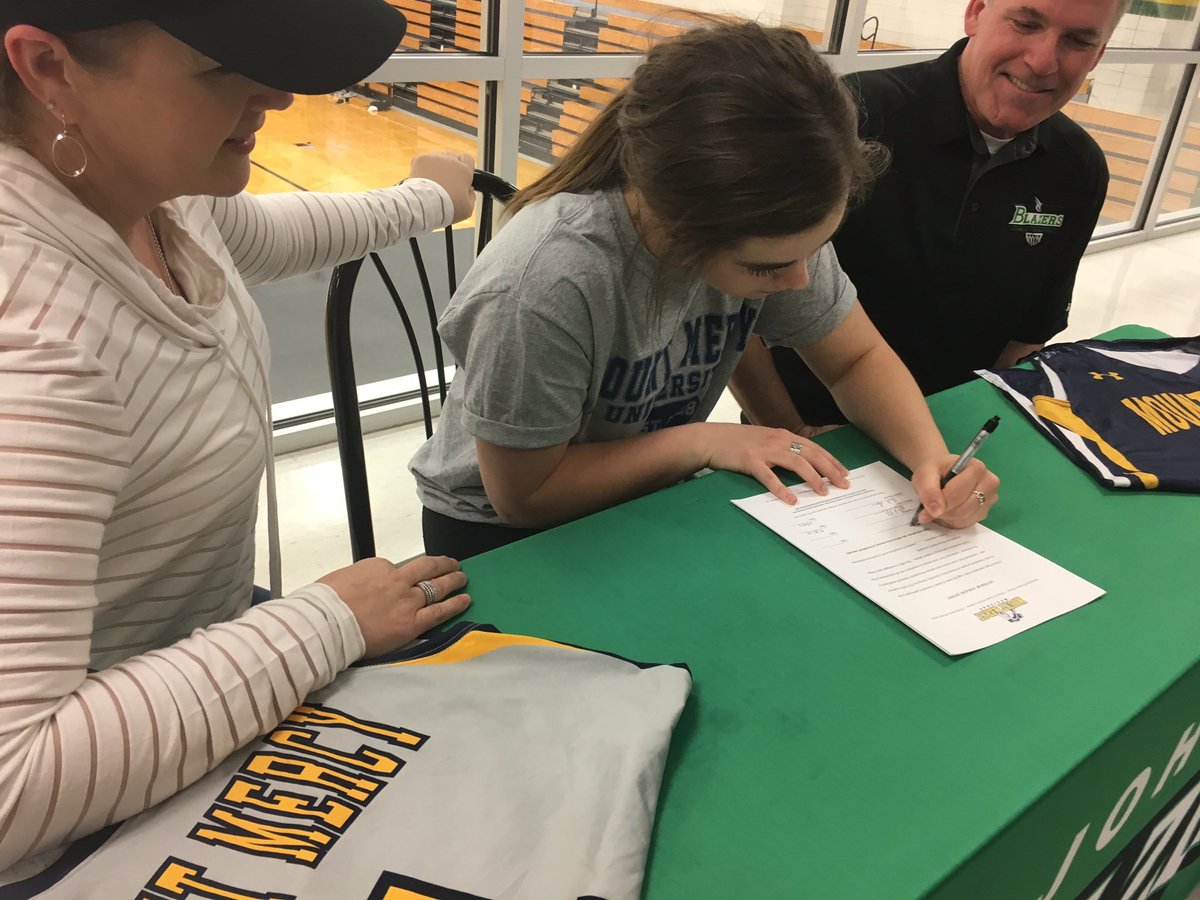 JWCCBlazersWBB's tweet photo. Congrats to both @_emmapopp and @VanceAlaina in continuing there academic and athletic careers at Mount Mercy University!! Your hard work has paid off, and we know you’ll do awesome! #blazers🔜mustangs https://t.co/KETUyo2MQf