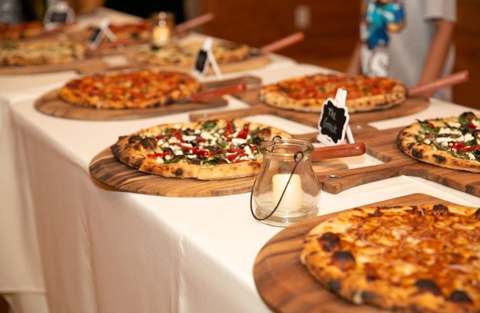 InapickleF's tweet image. Who has ever tried a pickle pizza? I cannot wait to try Gooroo's wood fire pizza trucks version along with all their other amazing pizzas!!!! Come see them at our first annual and a pickle Festival!

#pickle #local #foodie #htx #recipe #supportlocal #vendor #foodtruck #pickles