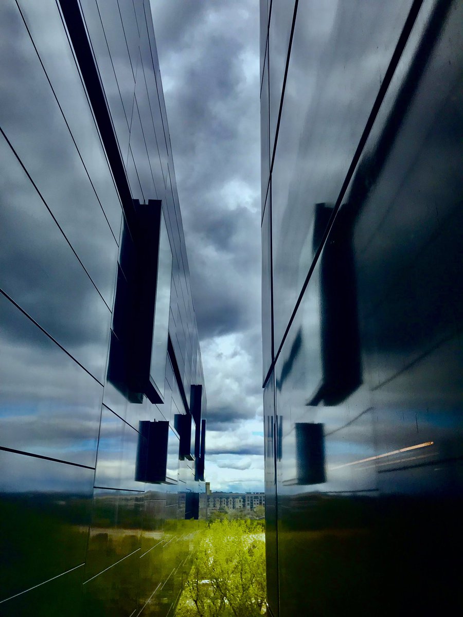 fivexfivepubli1's tweet image. Thursday... 5:28 pm. #fivexfivepublicartconsultants #guthrietheater #spatialrelationships #architecture #art #designthinking #anamorphosis