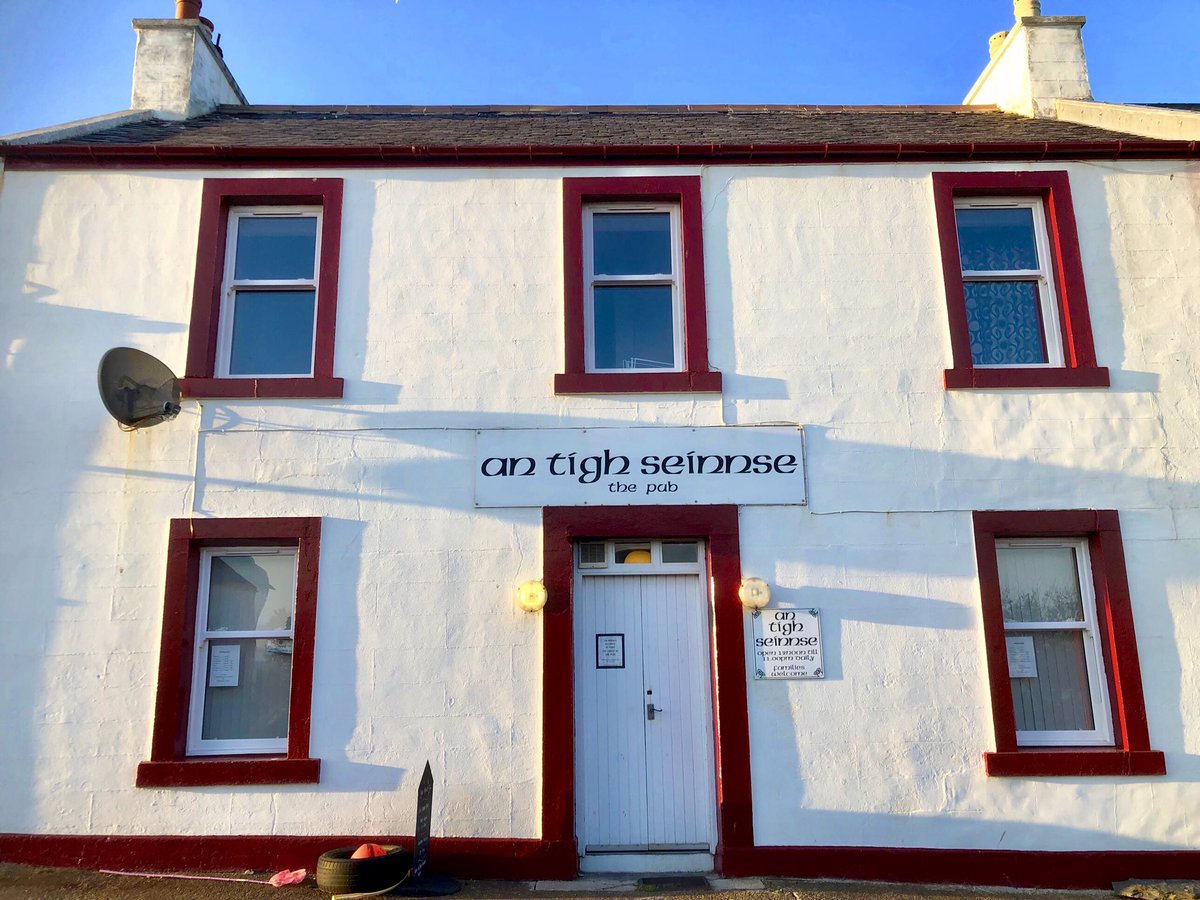 OrsayHouse's tweet photo. #postcardsfromportnahaven 
#islay #tighseinnse 
 #thisisscotland #thisisislay #argyllandbute #argyllsecretcoast  #islayblog #islayjura #ScotlandIsNow Today is a stay at home day, why would you want to stray too far from #portnahaven #MondayMotivation https://t.co/3rkcfQHXkV