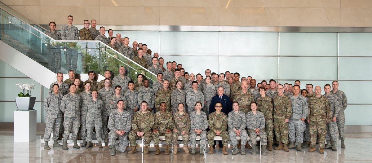 US_STRATCOM's tweet photo. #ICYMI
From @AFSpace: @GenDaveGoldfein met with #SpaceFlag participants to gain their tactical-level perspective on #space as a warfighting domain &amp; their vision for maintaining a competitive advantage against adversaries in space. @usairforce 
Read more: https://t.co/4glL1ZOosC https://t.co/SarPADx2Bs