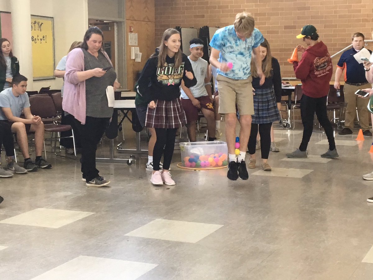 STMHouses's tweet photo. Field Day 2019 in the books! St. Kateri coming in strong for a back-to-back win of the Saber Cup! https://t.co/hCXfCmeGwx
